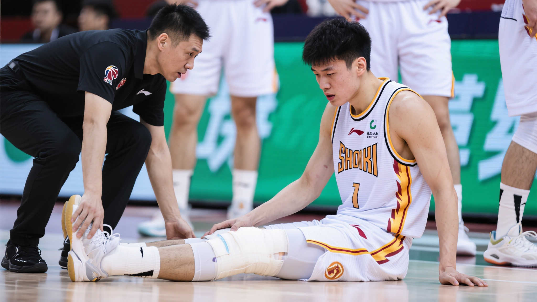 更令人担忧的是，胡荷韬的伤病可能会对球队的士气产生